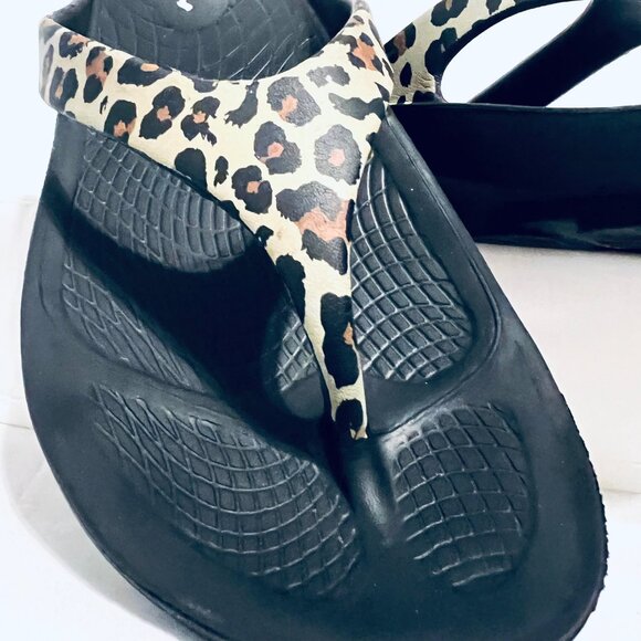 Reel Legends-Unisex-Black/Leopard Print Flip Flops-Arch Support-W 9, M 7-Comfy - Picture 13 of 16